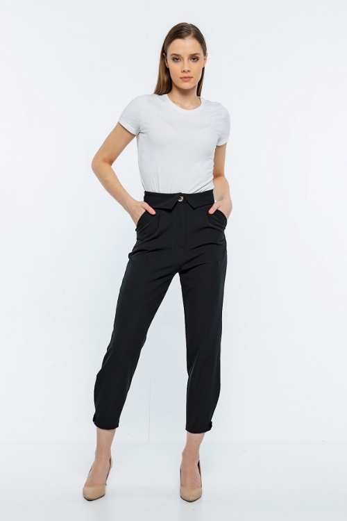 Picture of Woman Black waist folded trotter Buttoned Trousers