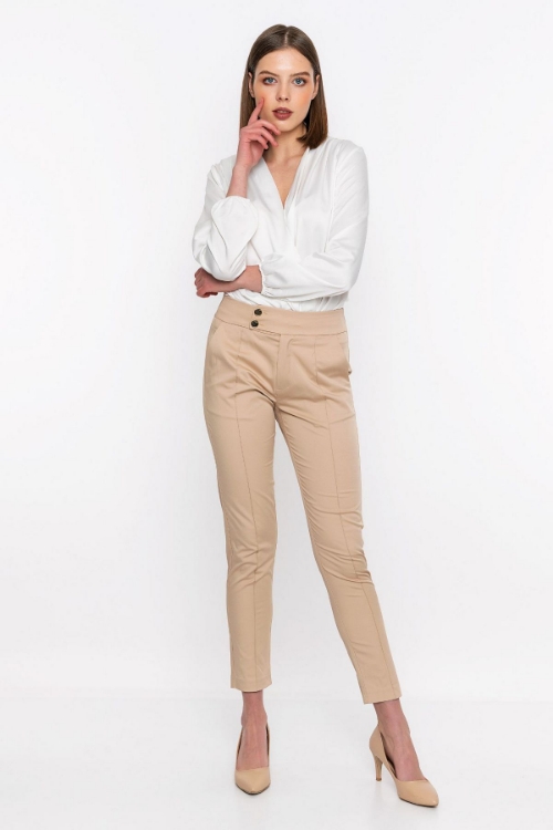 Kadın Bej Düğme Detaylı Klasik Kesim Pantolon resmi