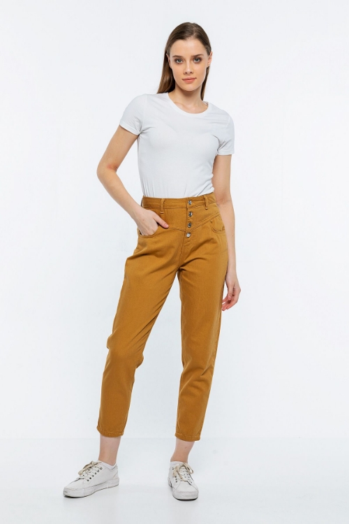 Picture of Woman Mustard Mustard Yellow Gabardine mom Cut three Buttoned Trousers