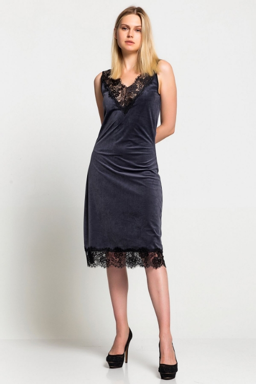 Picture of Woman Anthracite Lace Detailed Velvet Dress