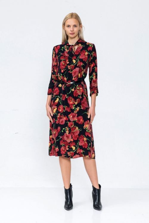 Picture of Woman Red flower Patterned Long Maxi Dress