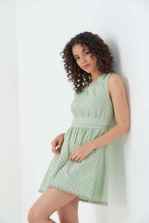 Kadın Yeşil 
 V Yaka Brode Dantelli Mini Elbise resmi